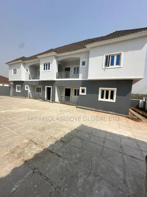 2bdrm Block of Flats in In An Estate for sale