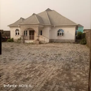 3bdrm Bungalow in Residential Area, Aiyeteju for sale