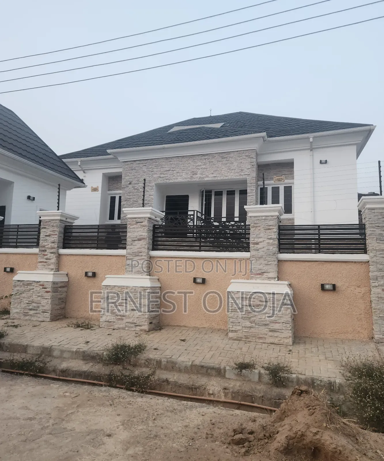 3bdrm Bungalow in Efab Queens Estate for sale