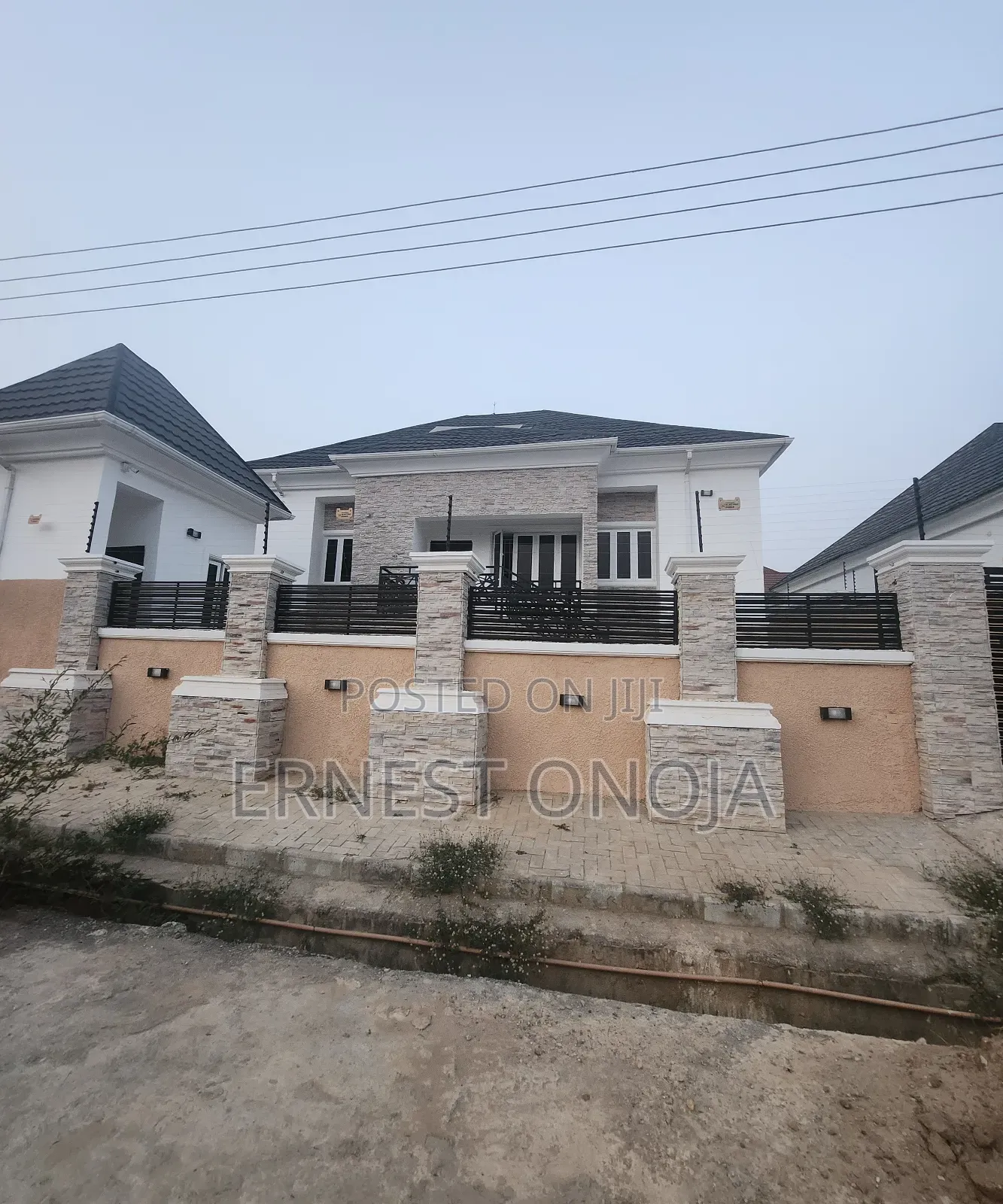 3bdrm Bungalow in Efab Queens Estate for sale