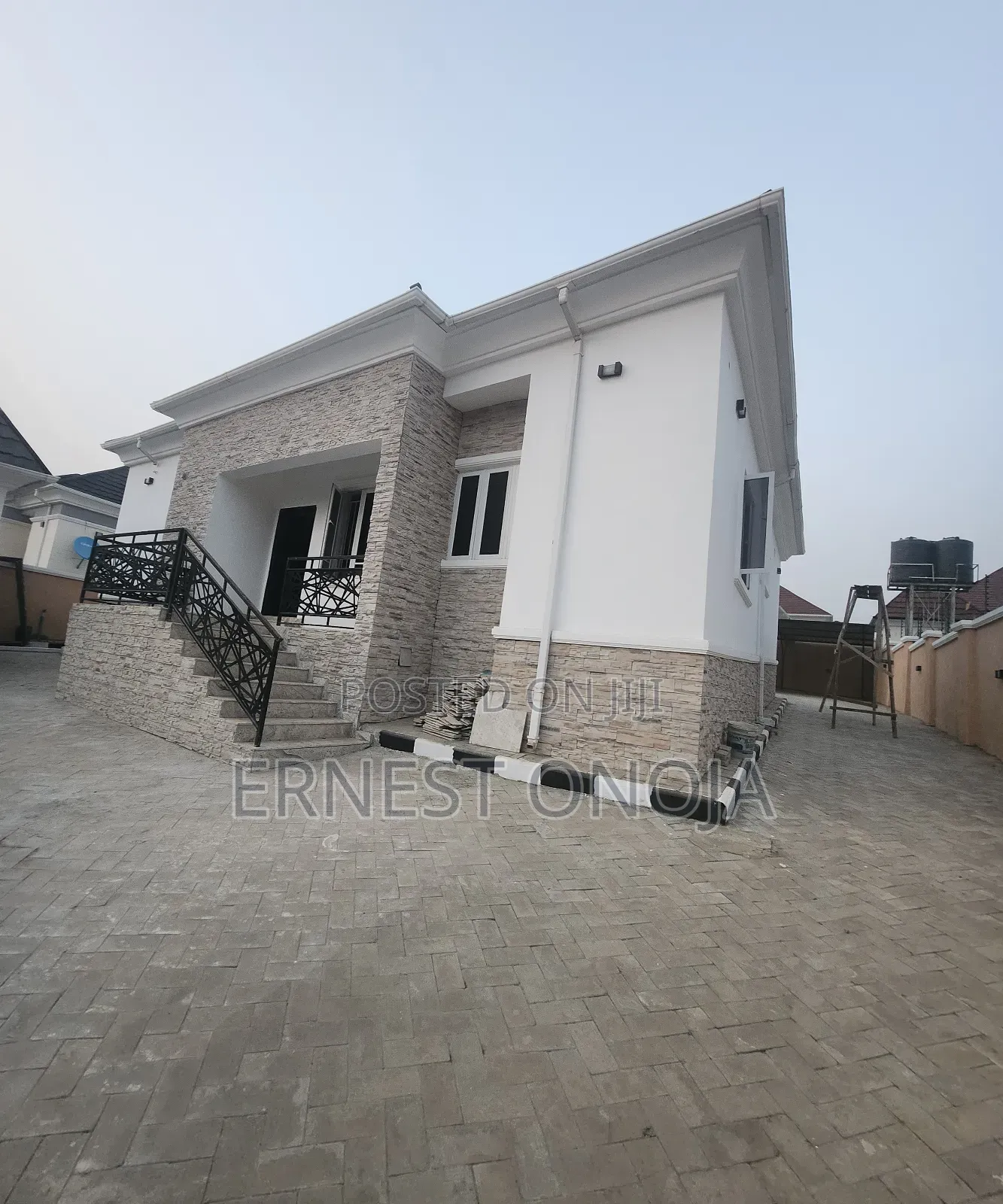 3bdrm Bungalow in Efab Queens Estate for sale