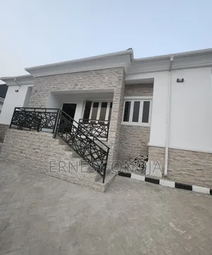 3bdrm Bungalow in Efab Queens Estate for sale