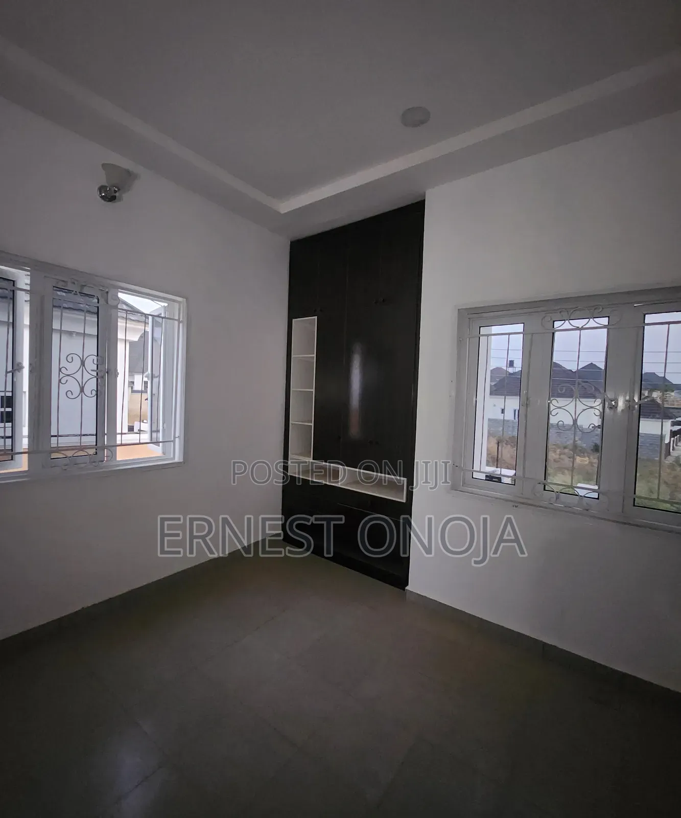 3bdrm Bungalow in Efab Queens Estate for sale