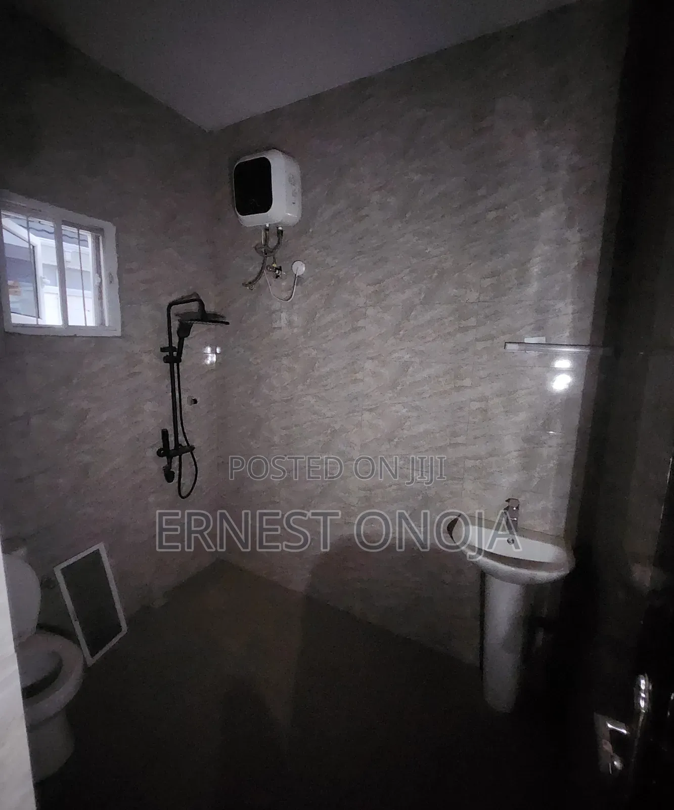 3bdrm Bungalow in Efab Queens Estate for sale