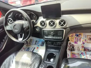 Mercedes-Benz GLA 250 2018 Red
