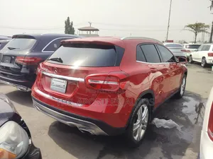 Mercedes-Benz GLA 250 2015 Red