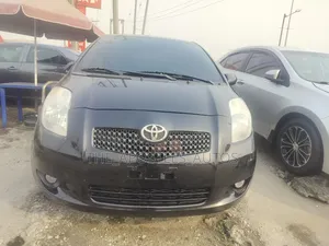 Toyota Yaris Base Hatchback 5dr 2010 Black