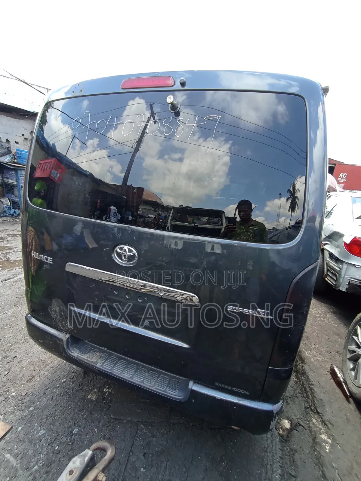 Toyota HiAce 2009 Black
