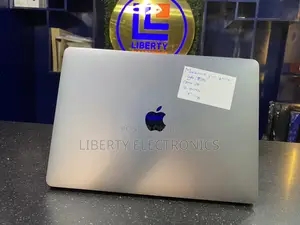 Laptop Apple MacBook Pro 2017 16GB Intel Core I7 SSD 1T