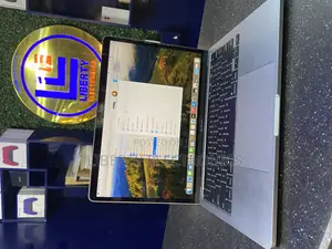 Laptop Apple MacBook Pro 2020 16GB Intel Core I7 SSD 512GB