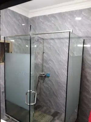 Shawer Glass