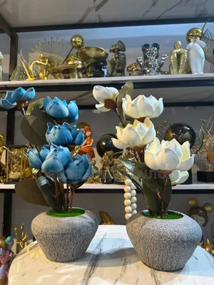 Photo - Luxury Ceramic Grey Vase With Tulip Flower