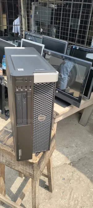 Photo - Desktop Computer Dell Precision 5820 32GB Intel Xeon HDD 1T