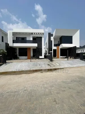 4bdrm Duplex in Chevron for sale
