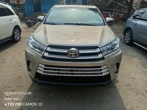 Toyota Highlander 2016 Gold