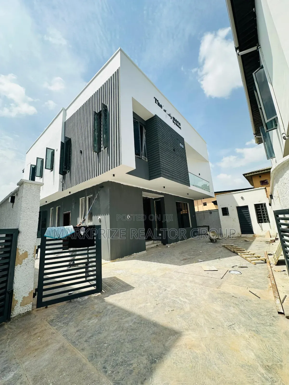 5bdrm Duplex in Adeniyi Jones Ikeja for sale