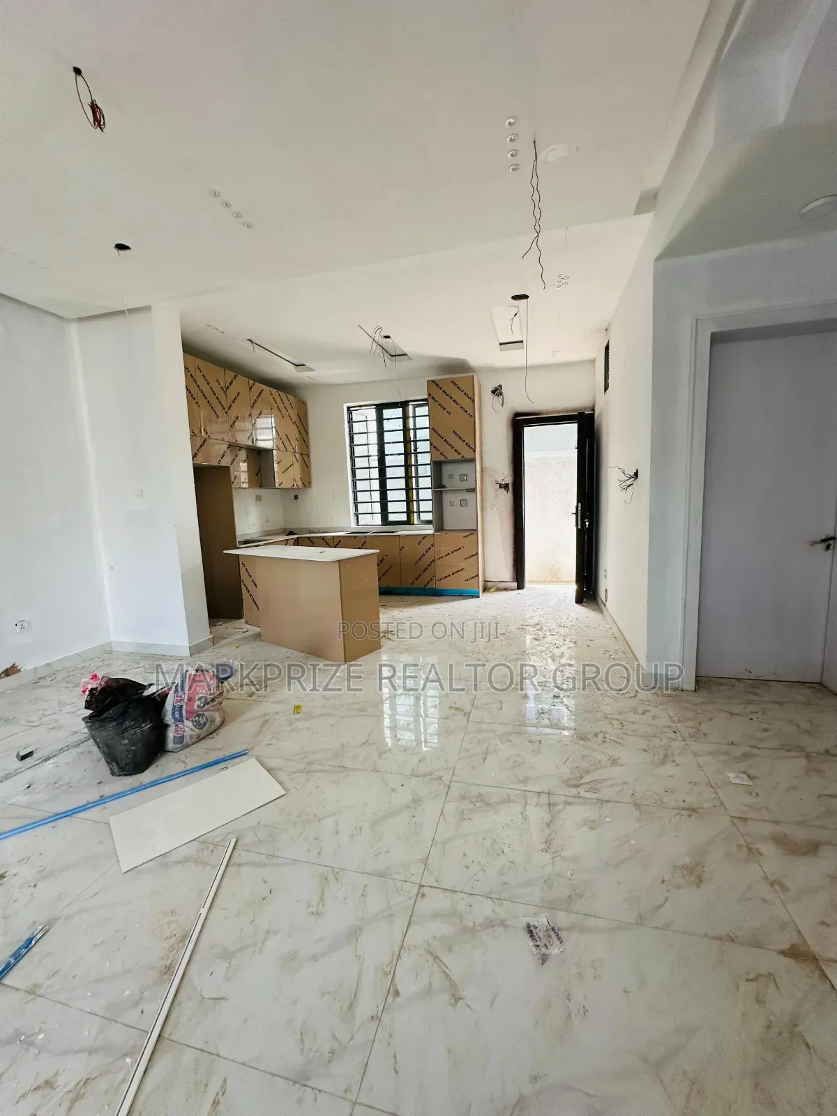 5bdrm Duplex in Adeniyi Jones Ikeja for sale