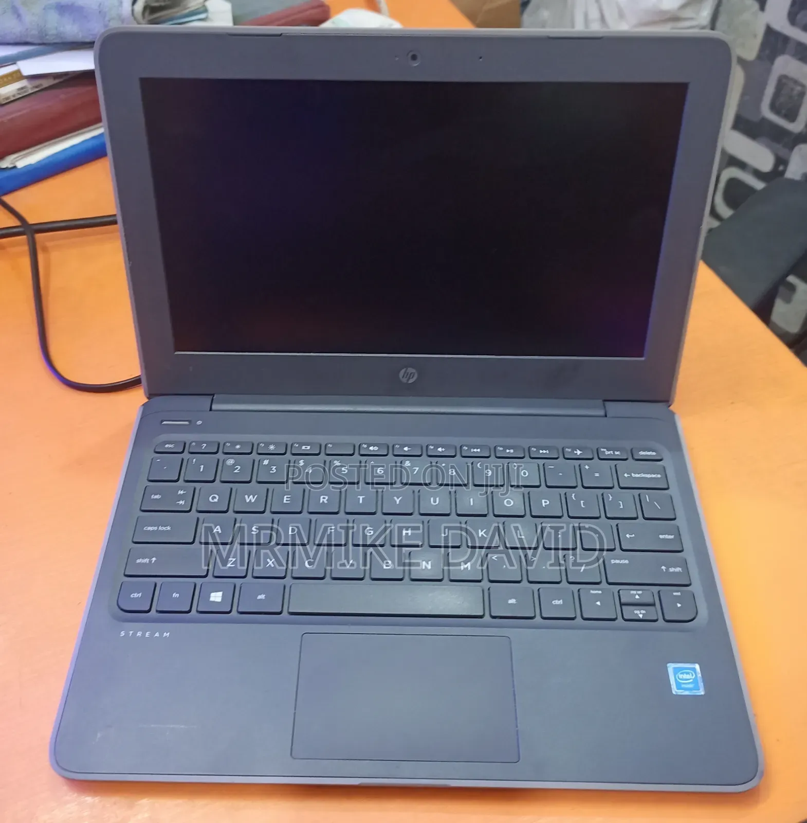 Laptop HP Stream Laptop 4GB Intel Celeron SSD 60GB