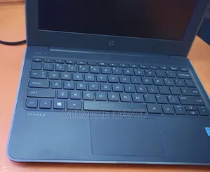 Laptop HP Stream Laptop 4GB Intel Celeron SSD 60GB