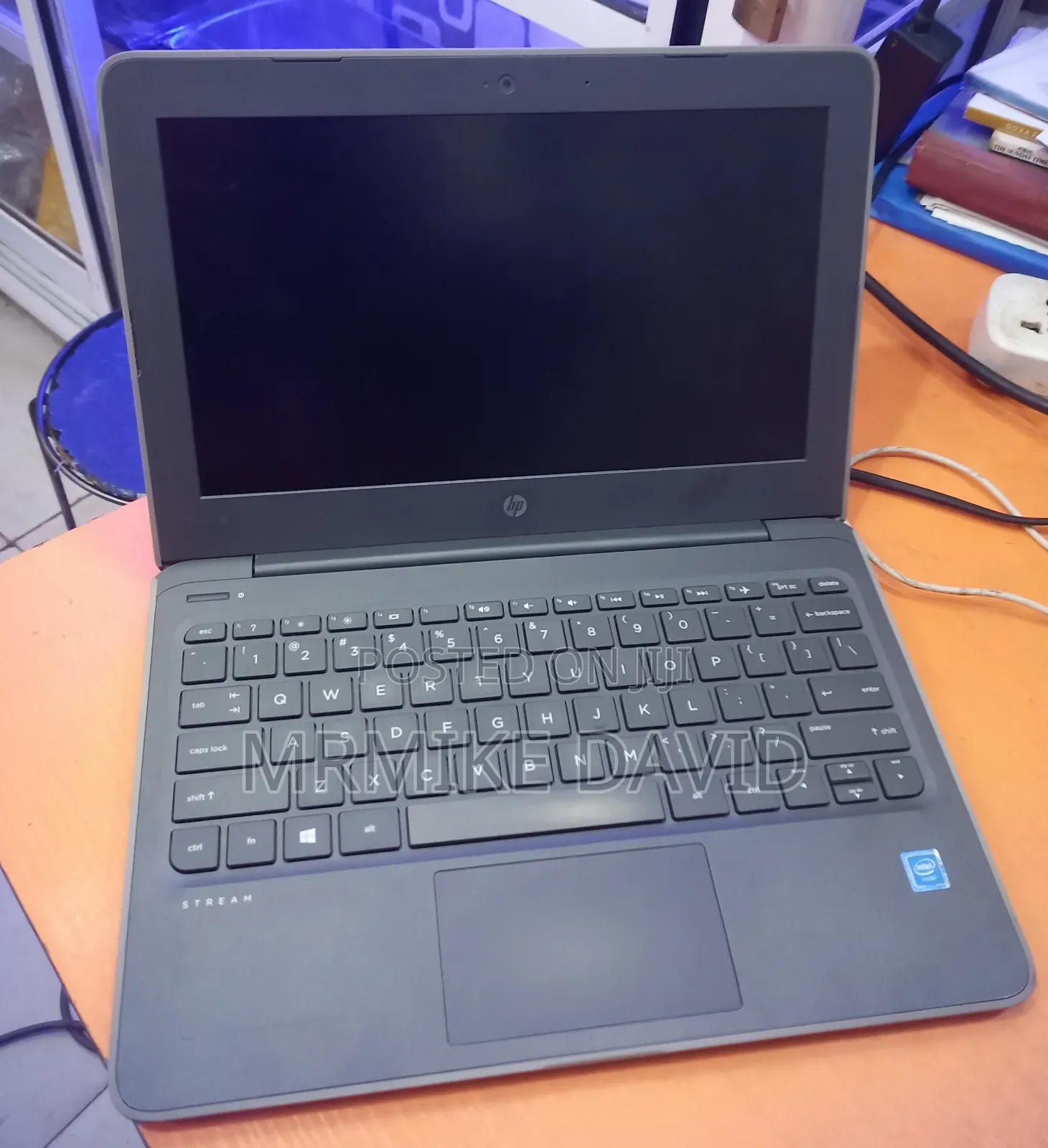 Laptop HP Stream Laptop 4GB Intel Celeron SSD 60GB