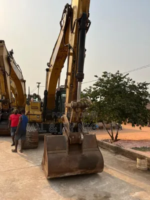 Cat Excavator 323 Dl - Company Standard Use