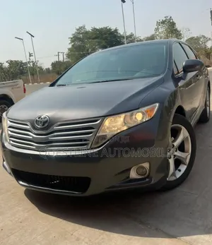 Photo - Toyota Venza 2011 Gray