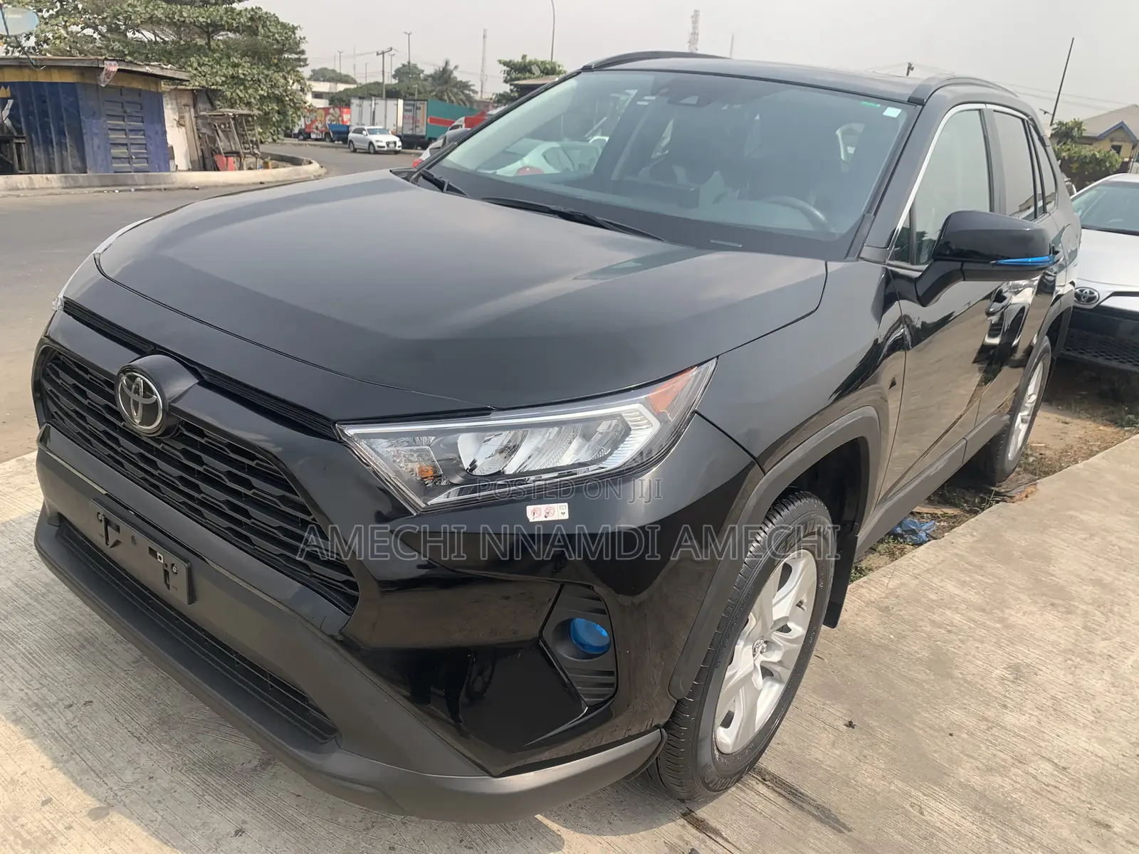 Toyota RAV4 XLE 2021 Black