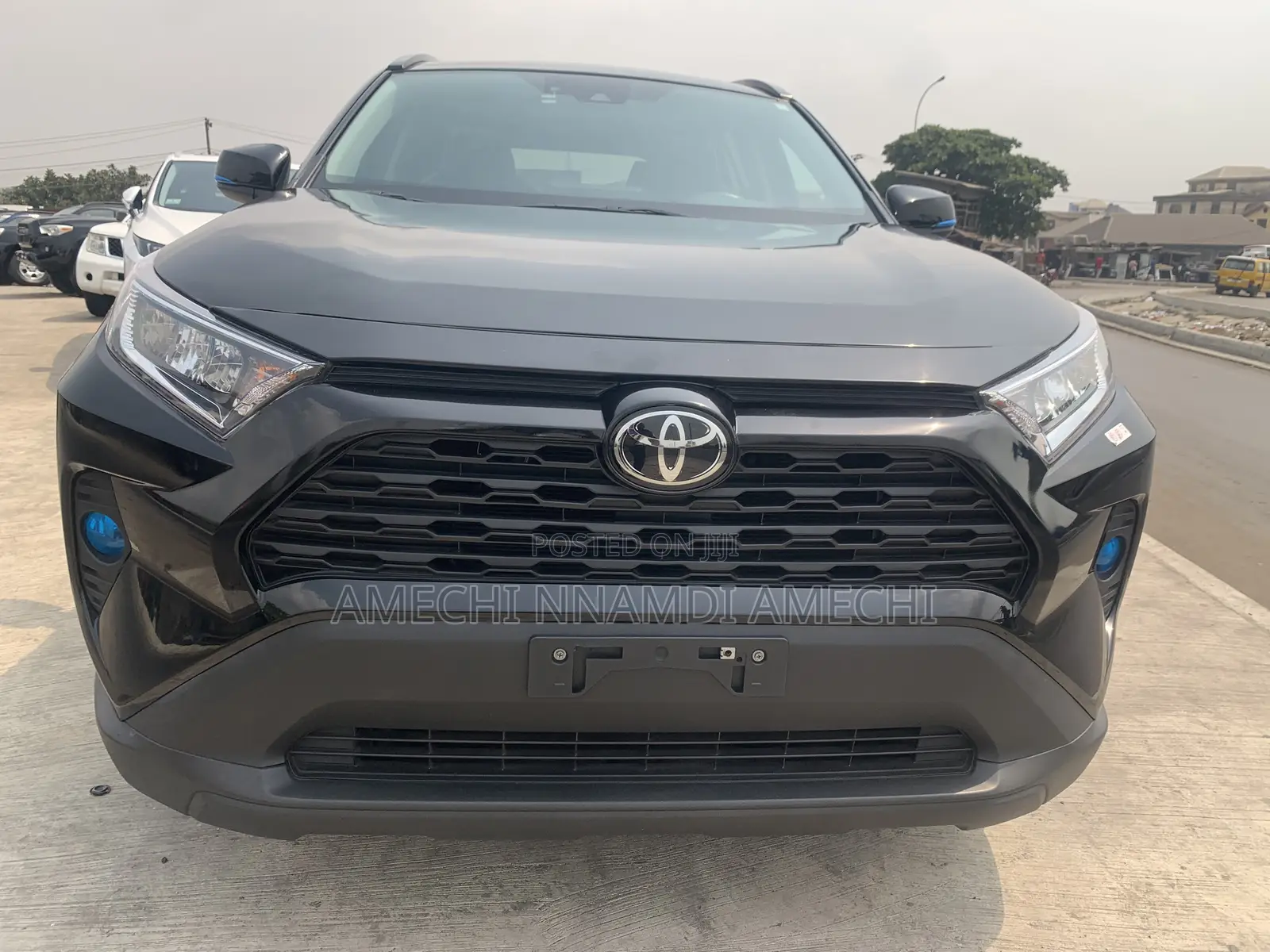 Toyota RAV4 XLE 2021 Black