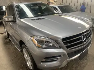 Mercedes-Benz M Class ML350 4MATIC 4dr SUV AWD (3.5L 6cyl 7A) 2015 Gray