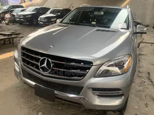 Mercedes-Benz M Class ML350 4MATIC 4dr SUV AWD (3.5L 6cyl 7A) 2015 Gray