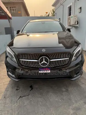 Photo - Mercedes-Benz GLA 250 2017 Black