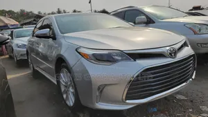 Photo - Toyota Avalon 2013 Silver