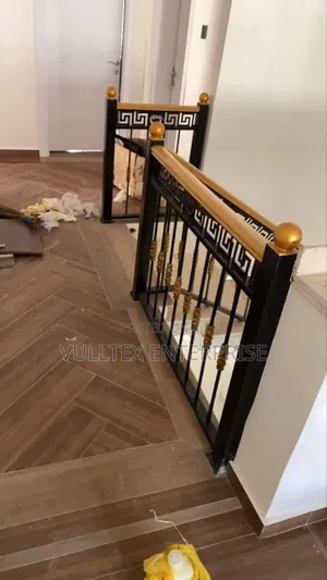 Wooden Top Staircase Rail