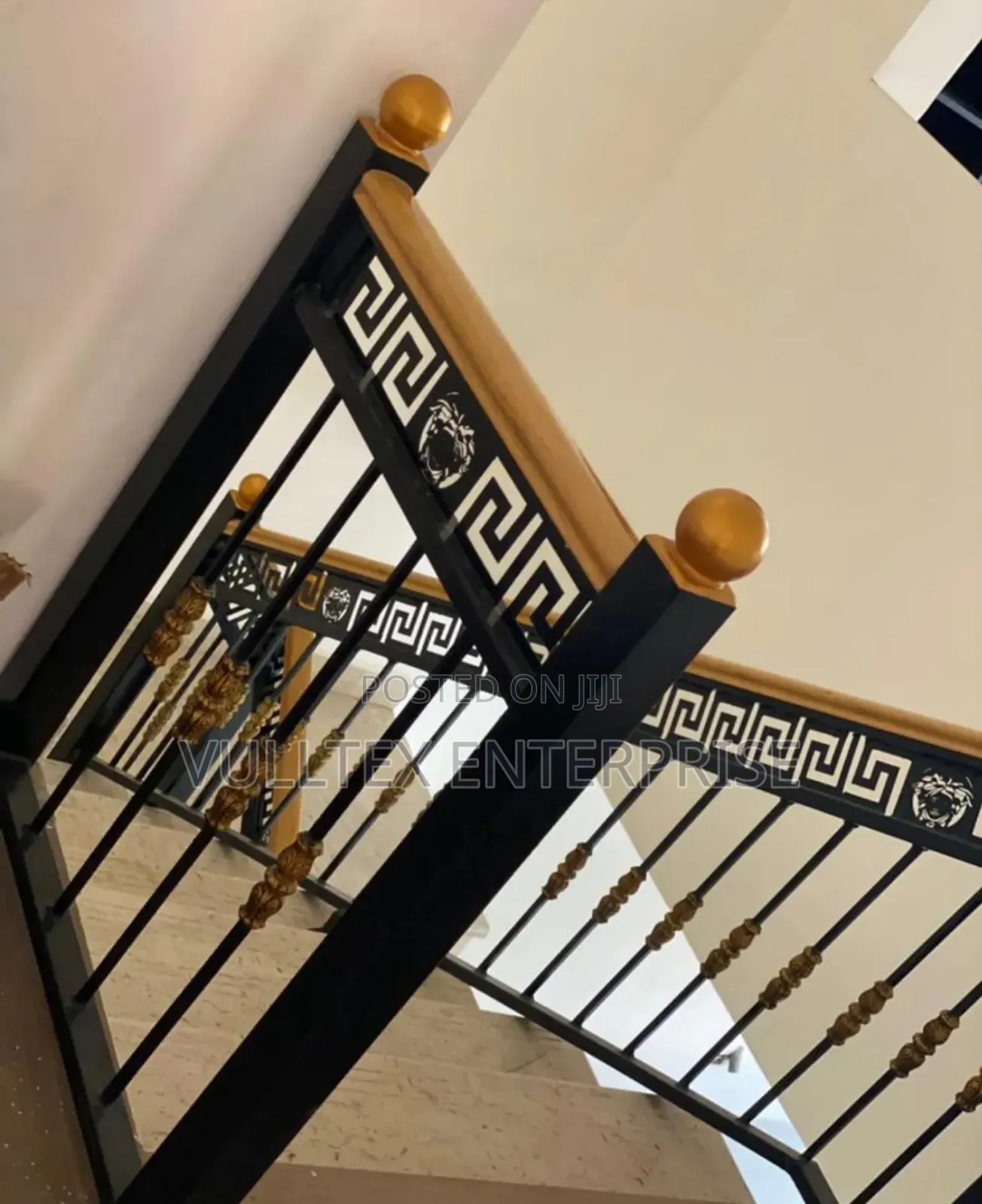 Wooden Top Staircase Rail