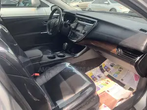 Toyota Avalon Limited Sedan FWD (3.5L 6cyl 6A) 2013 Silver