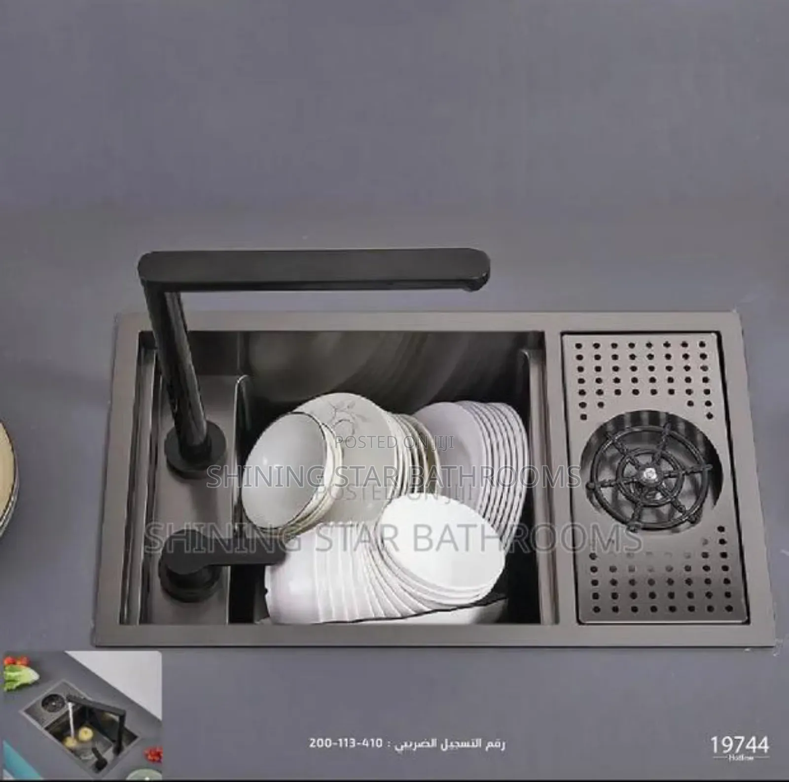 Kitchen Sink With Folding Mixer