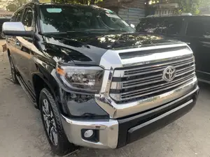 Toyota Sequoia Platinum 4dr SUV 4WD (5.7L 8cyl 6A) 2016 Black