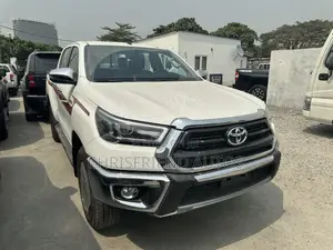 New Toyota Hilux 2025 White