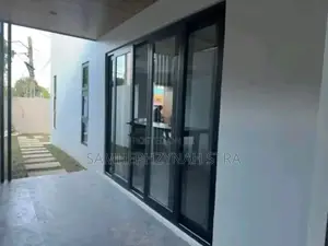 Aluminum/Glass Door