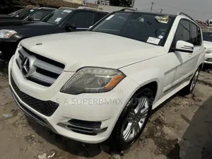 Mercedes-Benz GLK-Class Base GLK 350 4dr AWD 4MATIC (3.5L 6cyl 7A) 2015