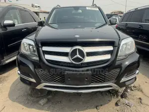 Mercedes-Benz GLK-Class Base GLK 350 4dr AWD 4MATIC (3.5L 6cyl 7A) 2015