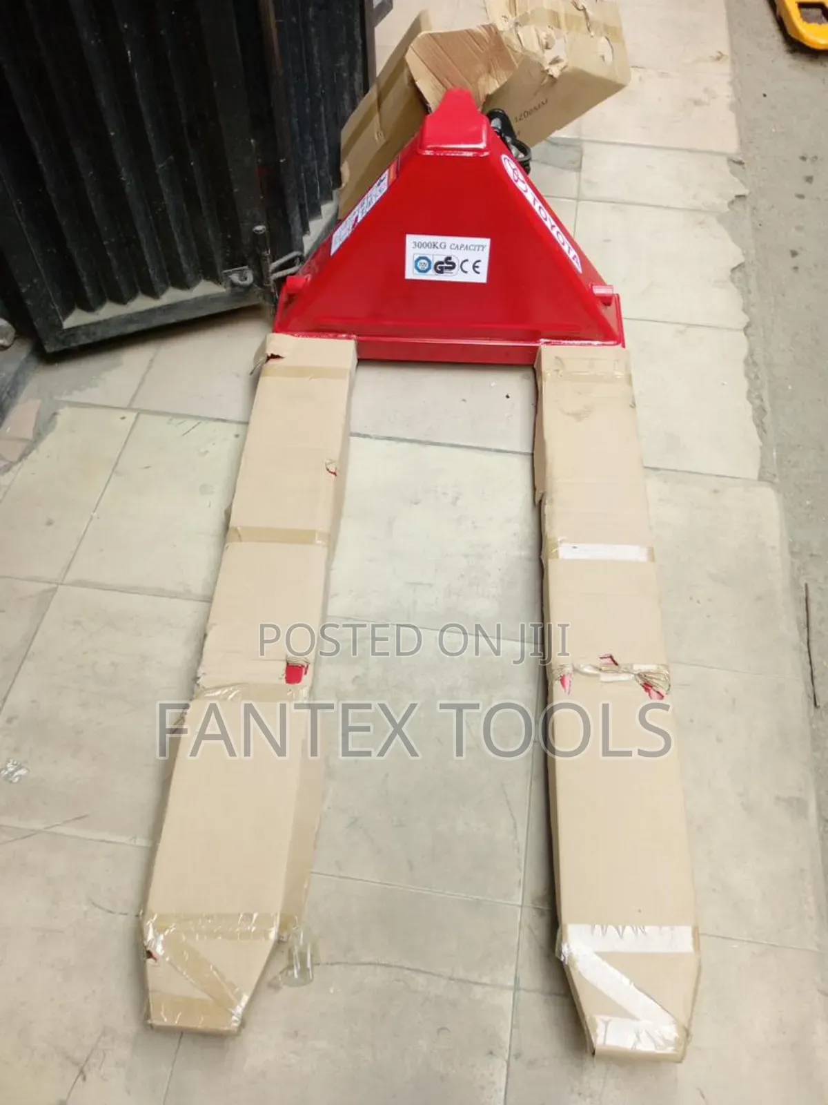 Pallet Truck ( Toyota).