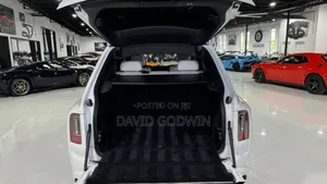 Rolls-Royce Cullinan Base 2019 White