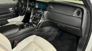 Rolls-Royce Cullinan Base 2019 White