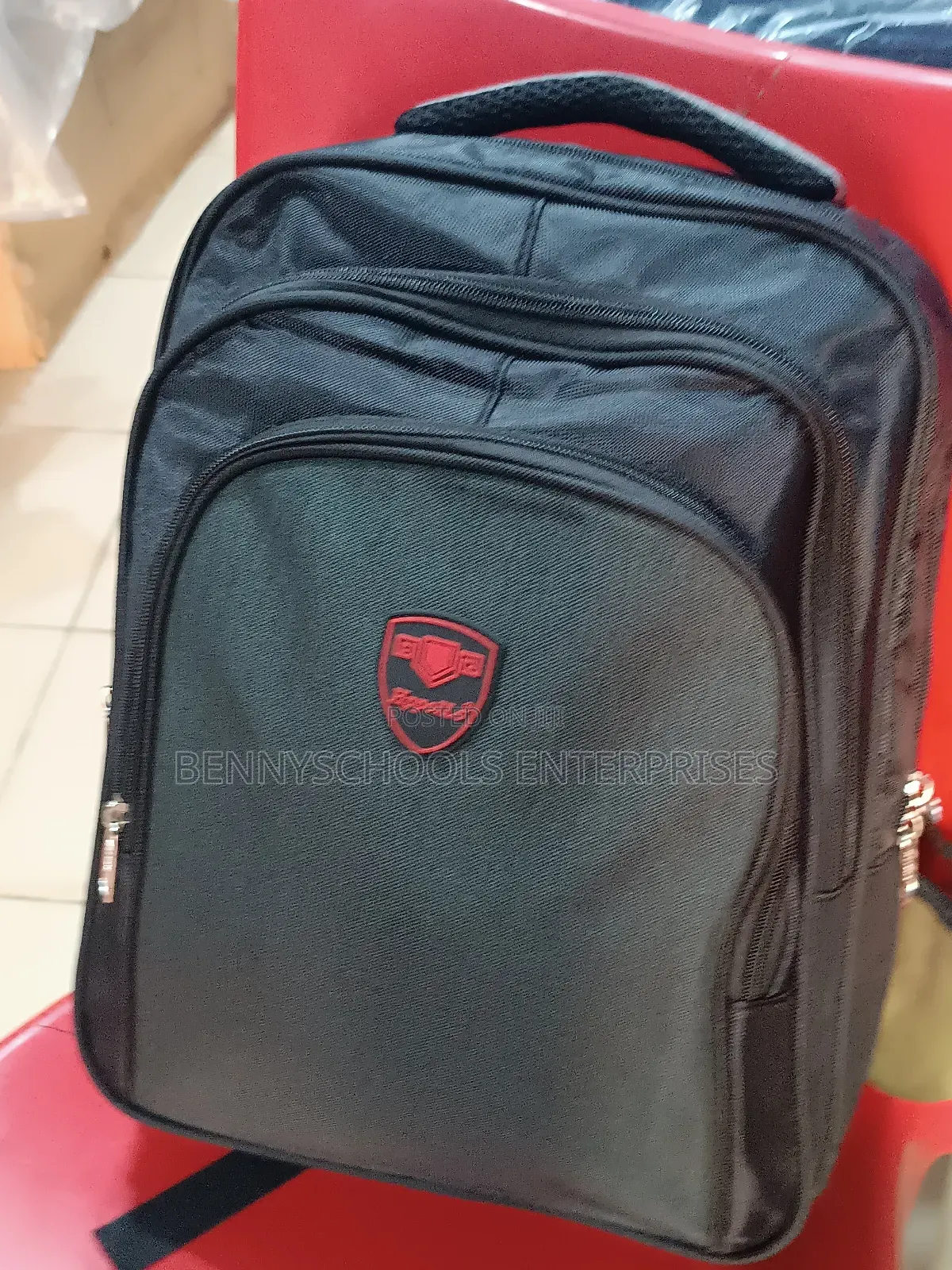 Medium HP Poilo Backpack, School and Conference Bag Wt Purse