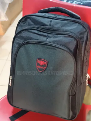 Medium HP Poilo Backpack, School and Conference Bag Wt Purse