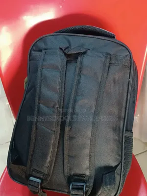 Medium HP Poilo Backpack, School and Conference Bag Wt Purse