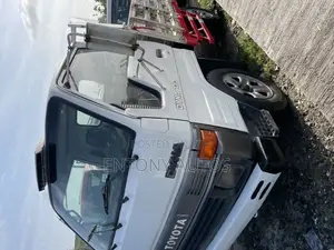 Toyota Dyna 100