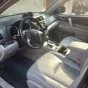 Toyota Highlander 2013 Gray