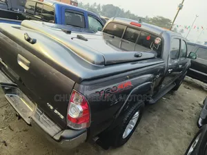 Toyota Tacoma 2015 Gray
